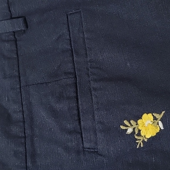 Loft Size 8 Navy Blue with Yellow & White Embroidered Floral Linen Blend Shorts - Picture 4 of 11